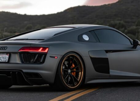 Top 5 Luxury Cars to Rent for a Memorable Vacation